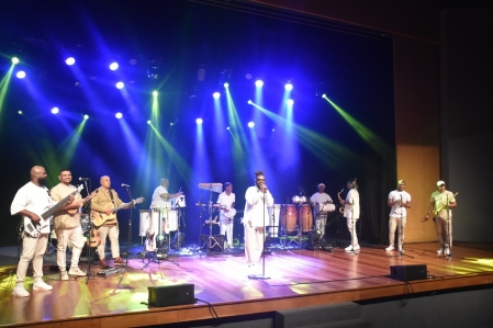 TEATRO RAUL CORTEZ RECEBE O CANTOR FEYJÃO NO SEGUNDO SHOW DA ENEL FESTIVAL DE INVERNO RIO 2025