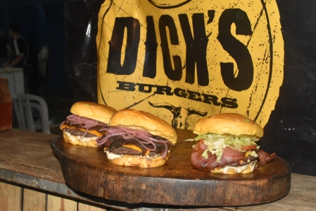 DUQUE DE CAXIAS MOVIMENTA 20 MIL PESSOAS PARA A FEIRA NACIONAL DO PODRÃO NA NOVA PRAÇA HUMAITÁ