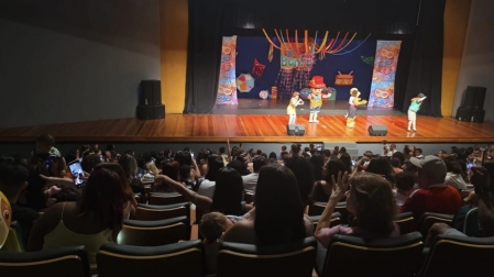 TEATRO RAUL CORTEZ FECHA O MÊS DE JANEIRO COM A PRESENÇA DE MAIS DE 2.200 ESPECTADORES